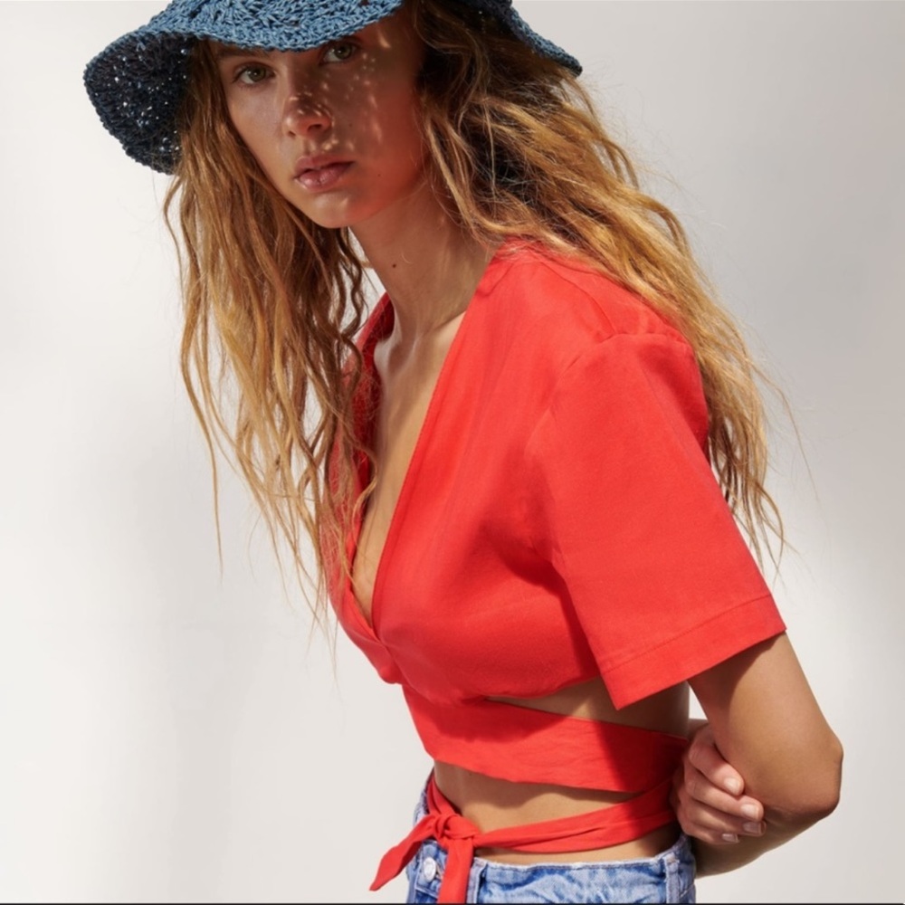 ZARA Red tied top - Picture 2 of 6